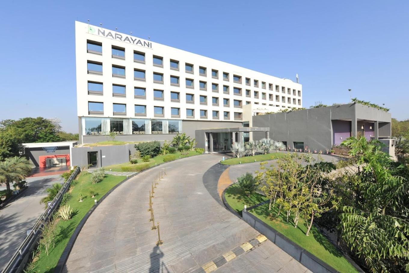 Narayani Heights, Ahmedabad Hotell Exteriör bild