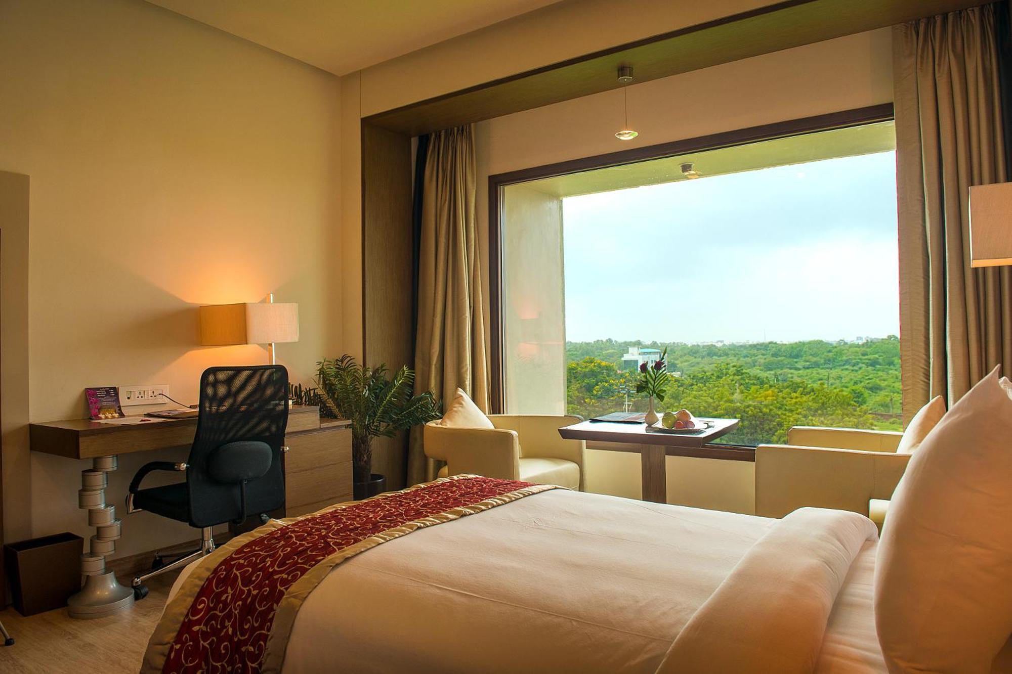 Narayani Heights, Ahmedabad Hotell Exteriör bild