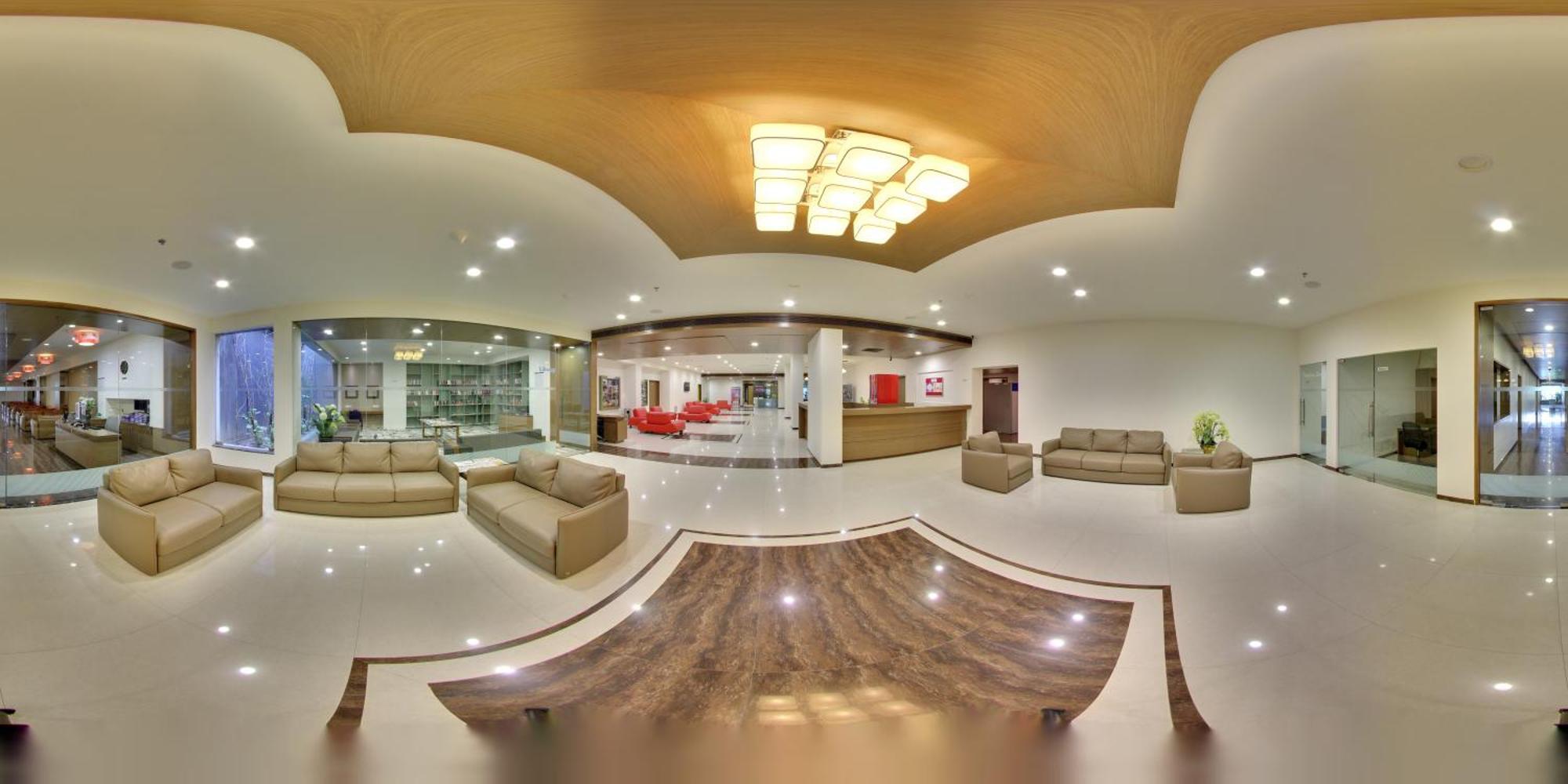 Narayani Heights, Ahmedabad Hotell Exteriör bild