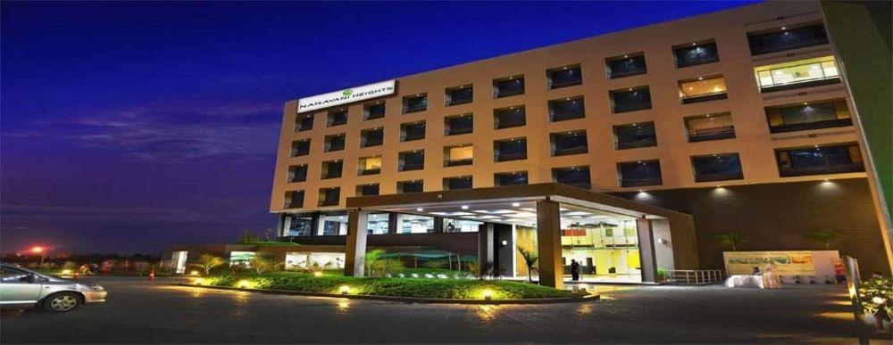 Narayani Heights, Ahmedabad Hotell Exteriör bild