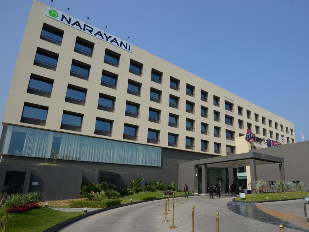 Narayani Heights, Ahmedabad Hotell Exteriör bild