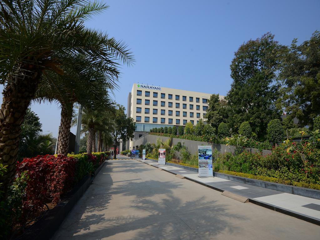 Narayani Heights, Ahmedabad Hotell Exteriör bild
